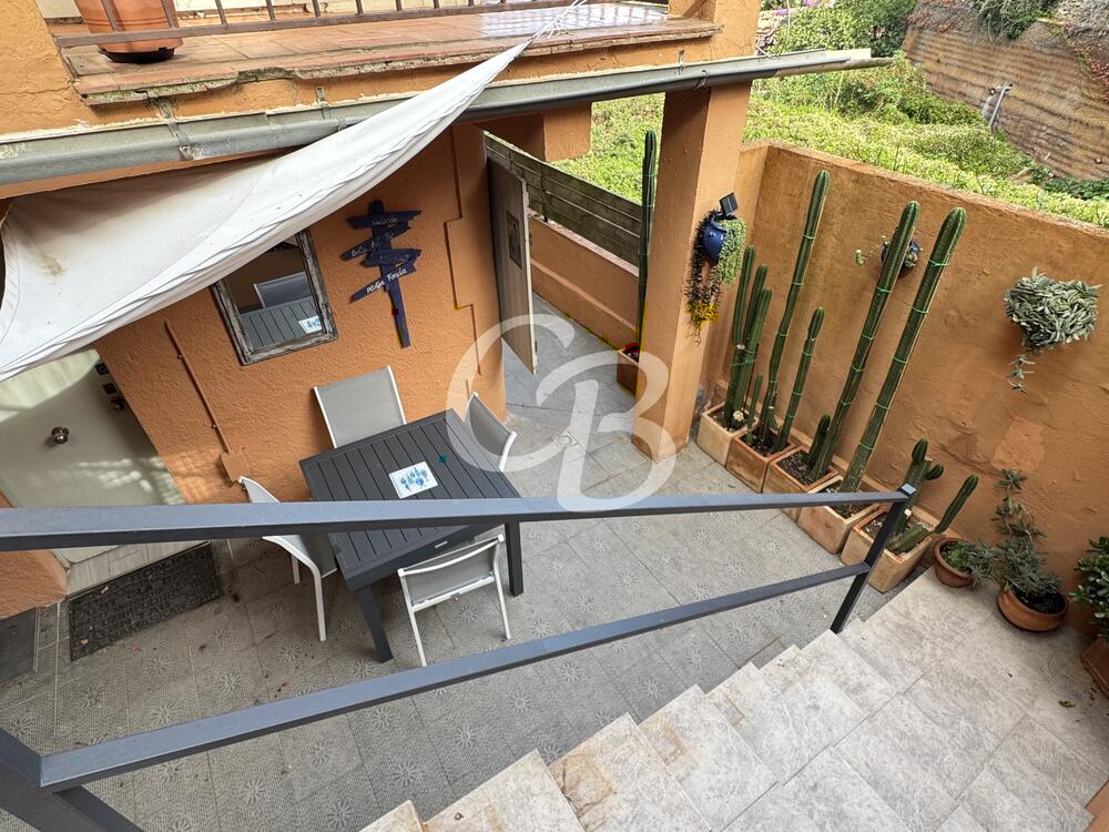 2172 APARTAMENTO SITUADO EN EL CENTRO DE BEGUR CON TERRAZA Y VISTAS AL CASTILLO Apartamento  Begur