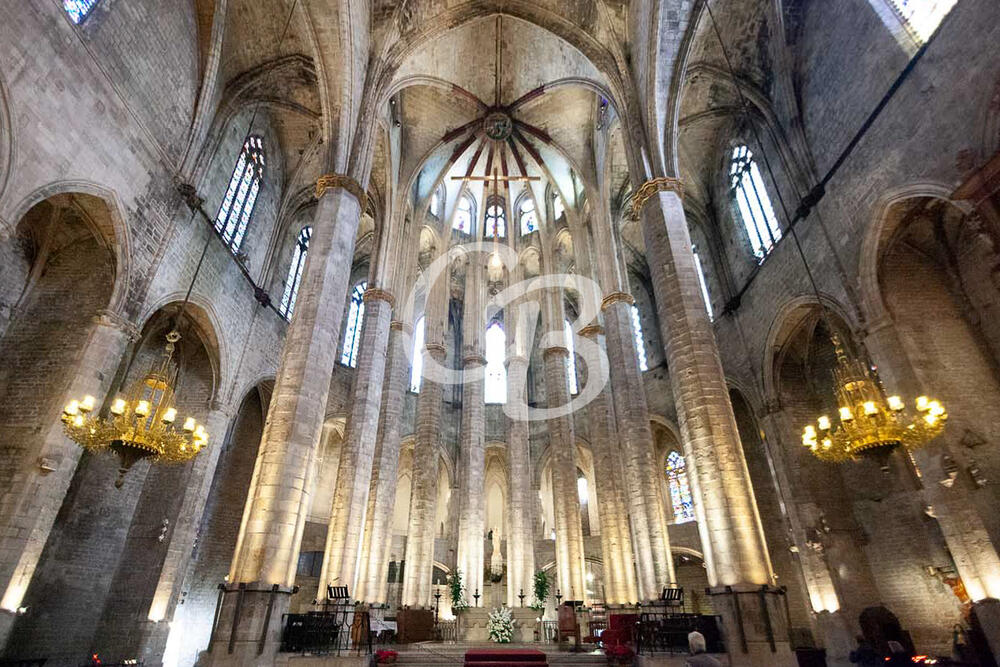 2179 ENCANTADOR PIS  A BARCELONA SITUAT A LA ZONA DEL BORN Piso El Raval Barcelona
