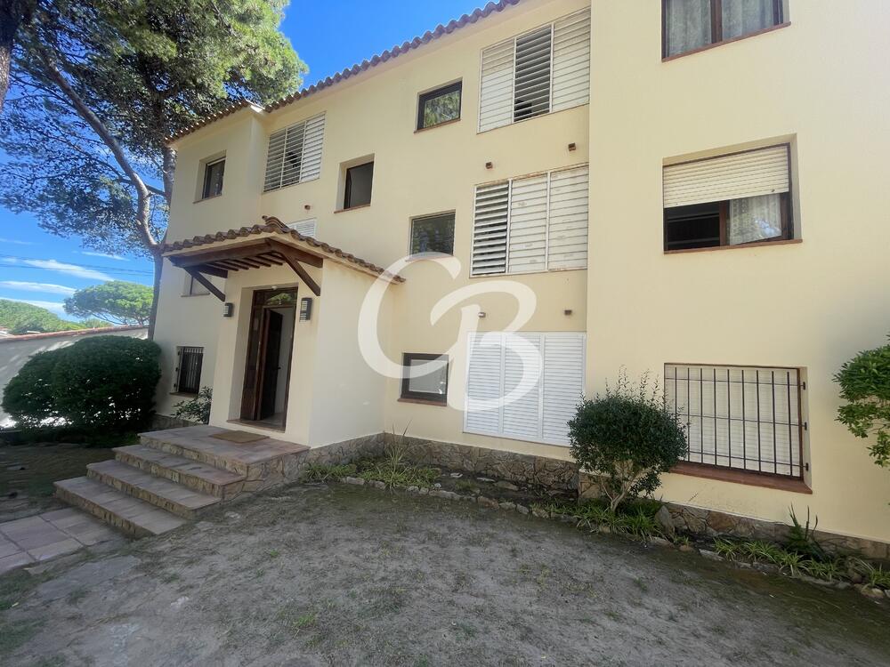 2185 APARTAMENT AMB VISTES AL MAR I ÀMPLIA TERRASSA A PALS Apartamento Platja de Pals Pals