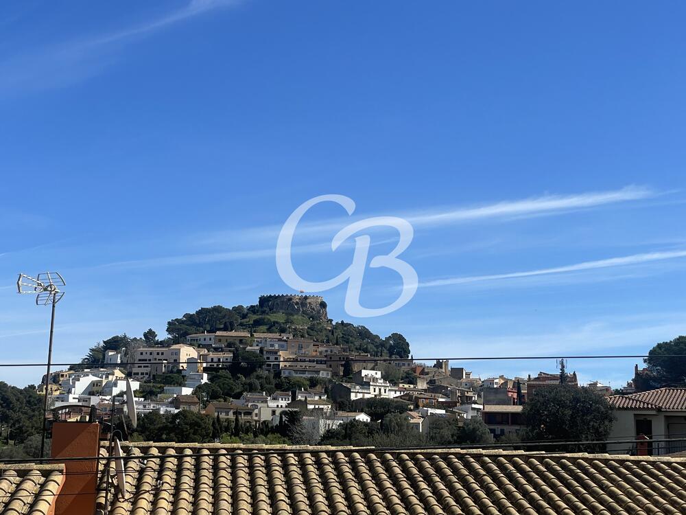 1105 APARTAMENT AMB AMPLI JARDÍ I GARATGE SITUAT A BEGUR AMB VISTES AL CASTELL DE BEGUR Piso Sa Fontansa Begur