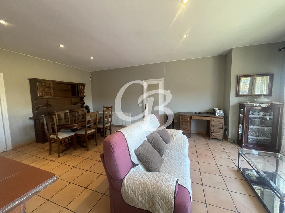 1105 APARTAMENT AMB AMPLI JARDÍ I GARATGE SITUAT A BEGUR AMB VISTES AL CASTELL DE BEGUR Piso Sa Fontansa Begur