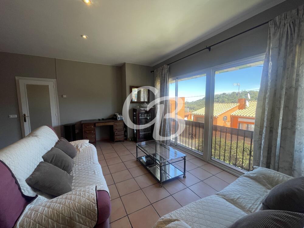 1105 APARTAMENT AMB AMPLI JARDÍ I GARATGE SITUAT A BEGUR AMB VISTES AL CASTELL DE BEGUR Piso Sa Fontansa Begur