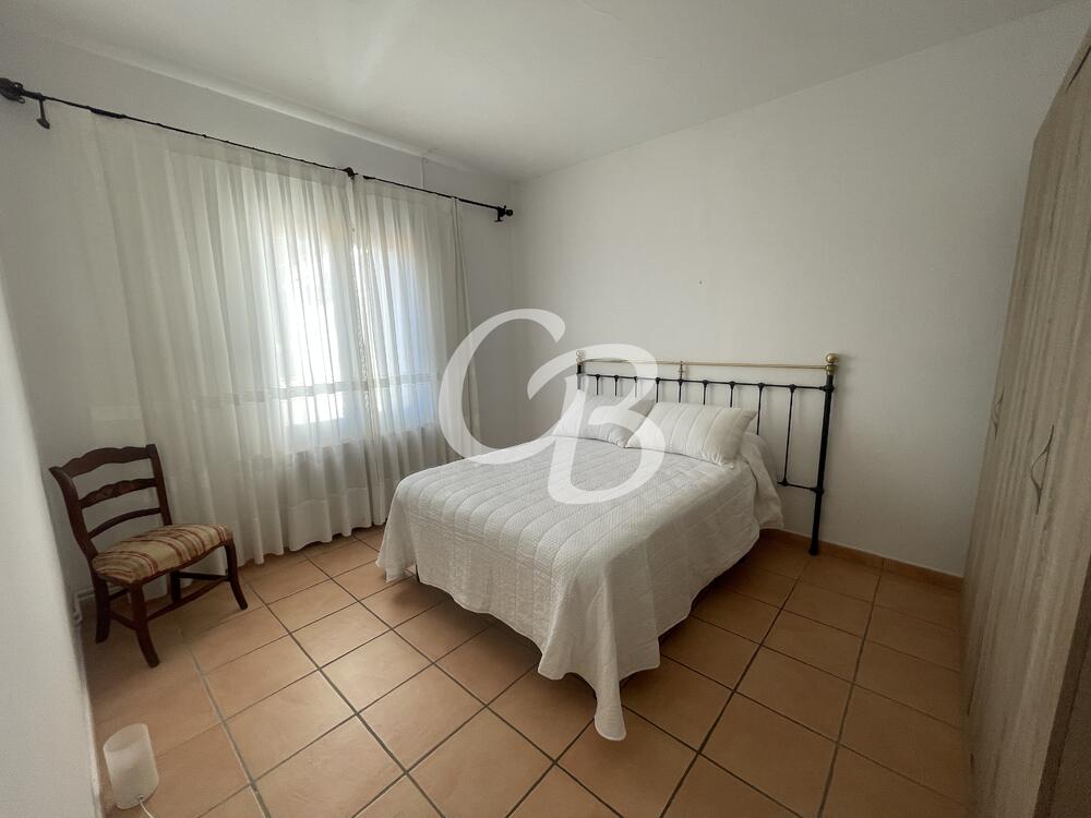 1105 APARTAMENT AMB AMPLI JARDÍ I GARATGE SITUAT A BEGUR AMB VISTES AL CASTELL DE BEGUR Piso Sa Fontansa Begur