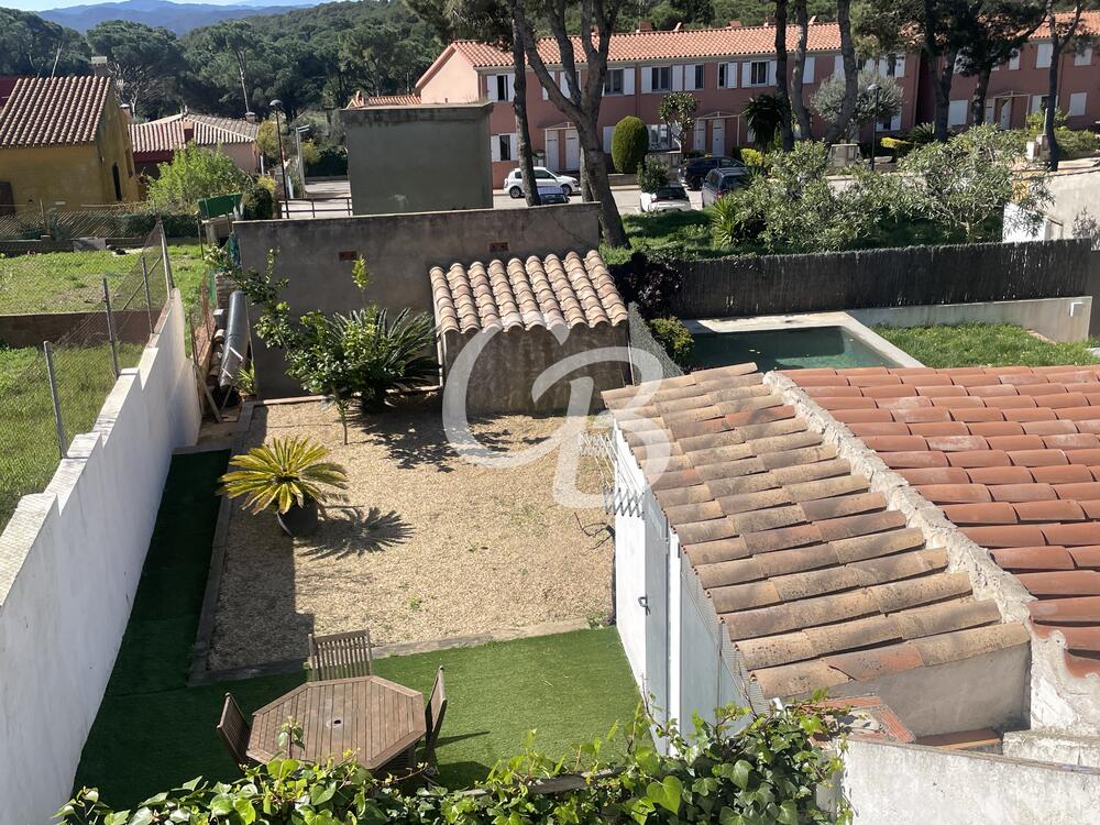 1105 APARTAMENT AMB AMPLI JARDÍ I GARATGE SITUAT A BEGUR AMB VISTES AL CASTELL DE BEGUR Piso Sa Fontansa Begur