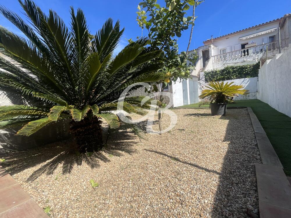 1105 APARTAMENT AMB AMPLI JARDÍ I GARATGE SITUAT A BEGUR AMB VISTES AL CASTELL DE BEGUR Piso Sa Fontansa Begur