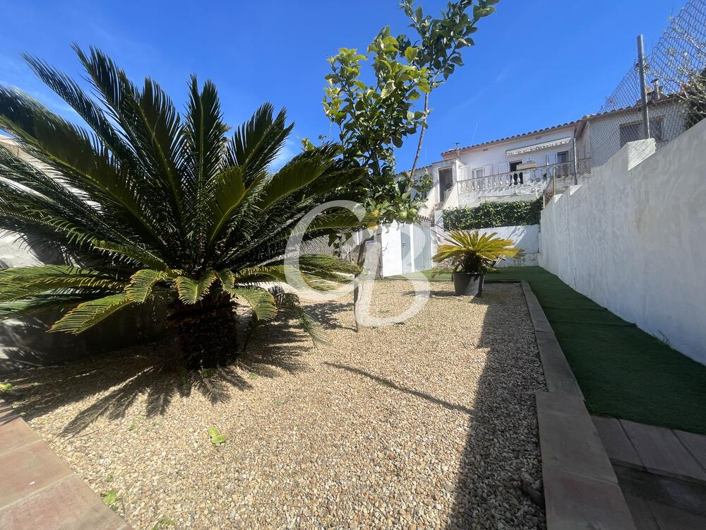1105 APARTAMENT AMB AMPLI JARDÍ I GARATGE SITUAT A BEGUR AMB VISTES AL CASTELL DE BEGUR Piso Sa Fontansa Begur 1105 APARTAMENT AMB AMPLI JARDÍ I GARATGE SITUAT A BEGUR AMB VISTES AL CASTELL DE BEGUR Piso Sa Fontansa Begur