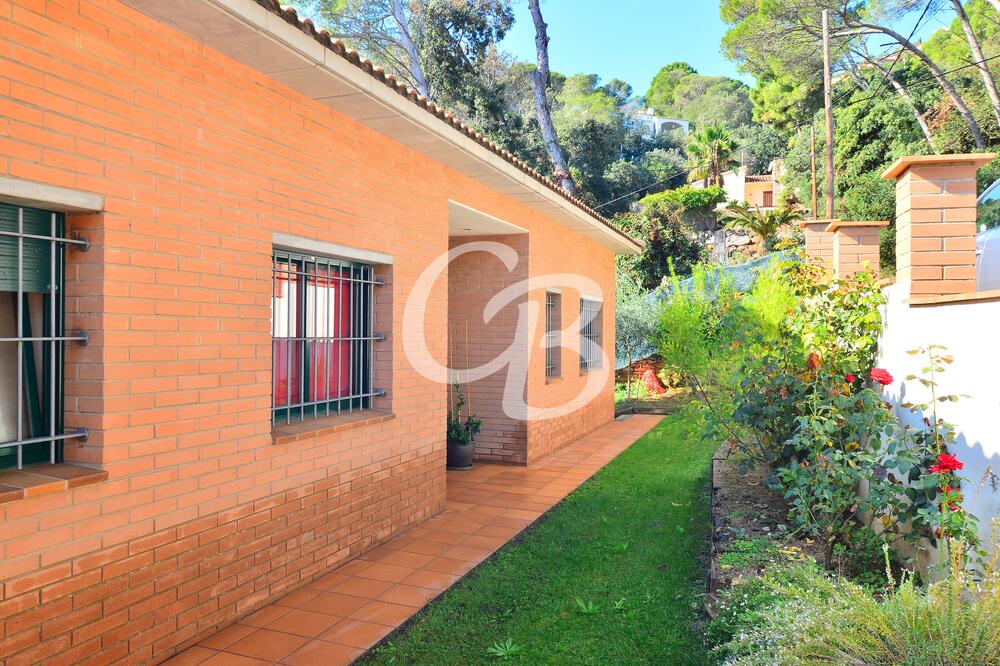 2194 CASA INDIVIDUAL AMB PISCINA PRIVADA A SA RIERA Casa aislada / Villa Sa Riera Begur