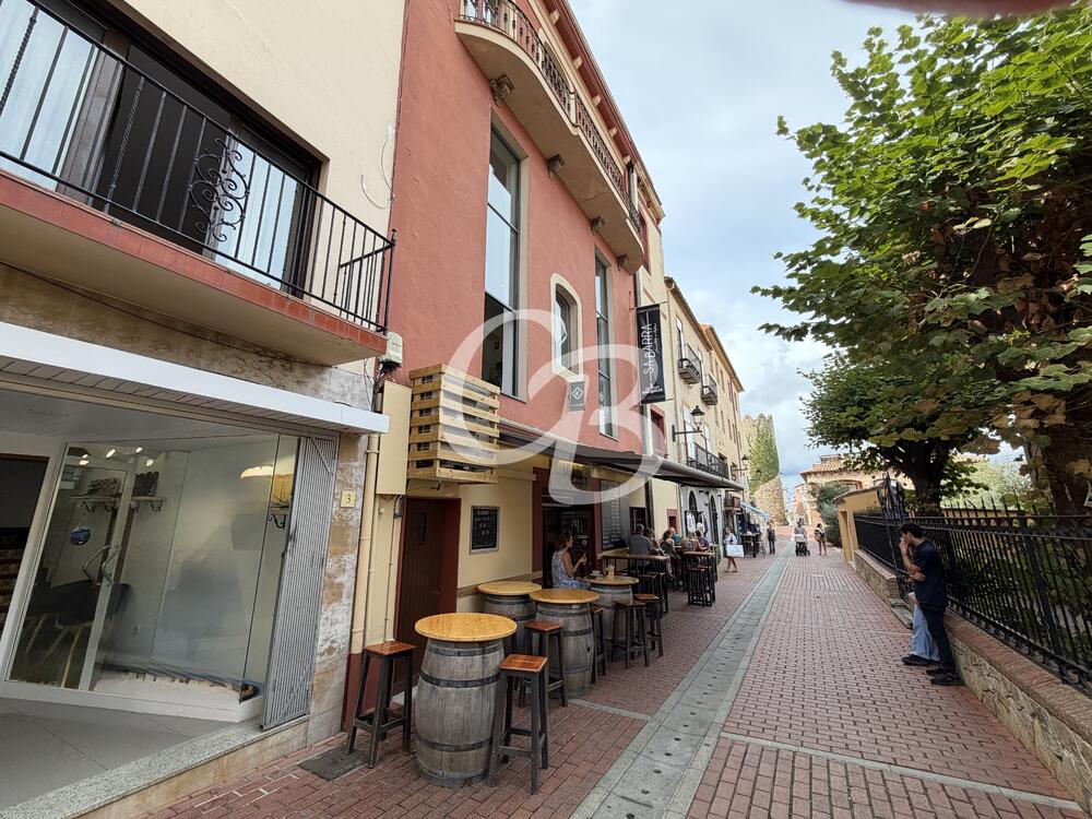 LL08 LOCAL EN LLOGUER SITUAT AL CENTRE DE BEGUR Espacio comercial Centre Begur