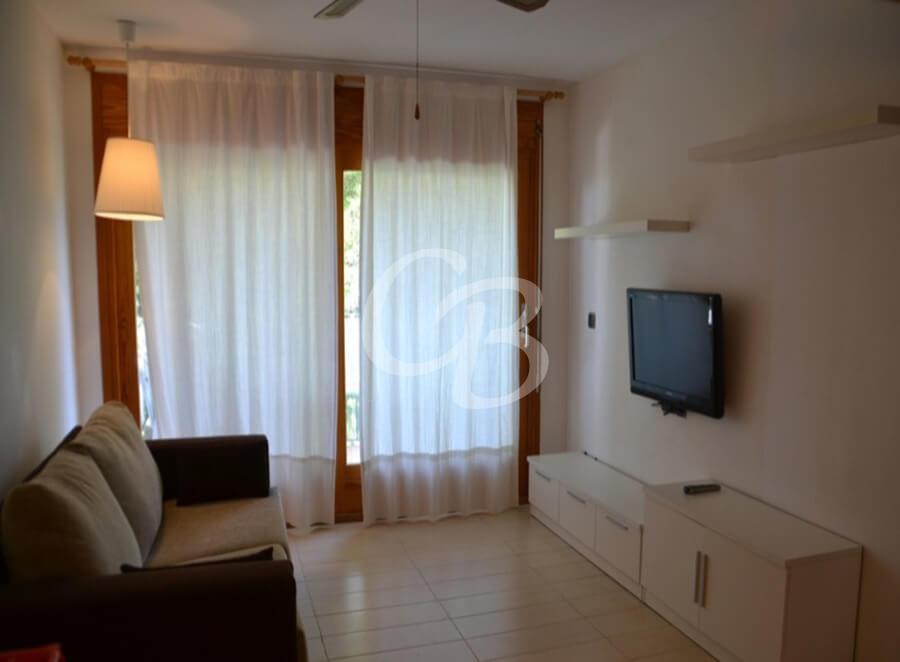 305 Apartment for rent in Sa Tuna. Capacity 4 people. Parking.