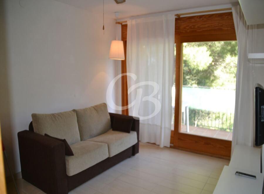 305 Apartment for rent in Sa Tuna. Capacity 4 people. Parking.