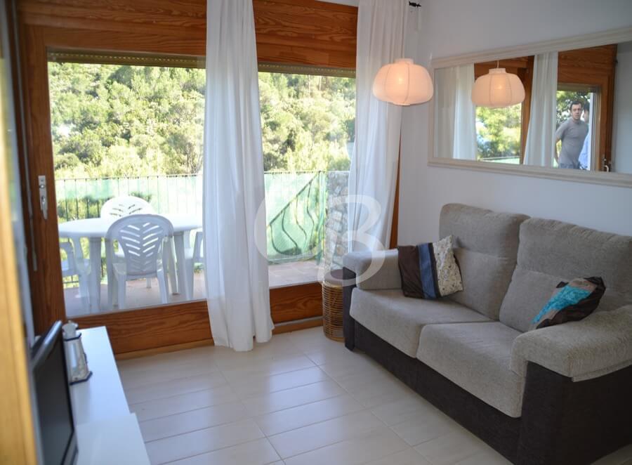 305 Apartment for rent in Sa Tuna. Capacity 4 people. Parking.