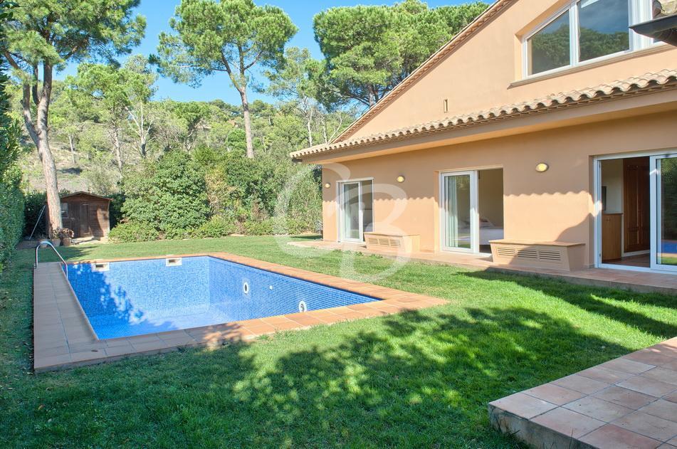 2072 CASA INDIVIDUAL CON PISCINA EN RESIDENCIAL BEGUR Casa aislada Residencial Begur Begur